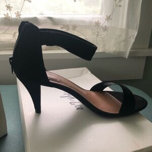 Style & Co wide sandals new in box